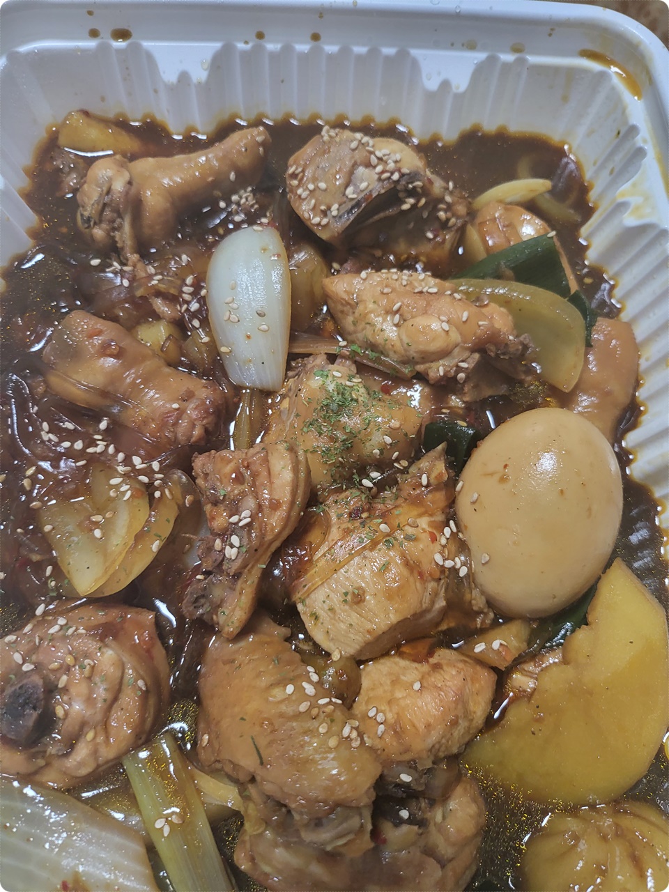 무더운 날씨에 밥 해 먹기 귀찮을 땐 단짠 단짠 찜닭