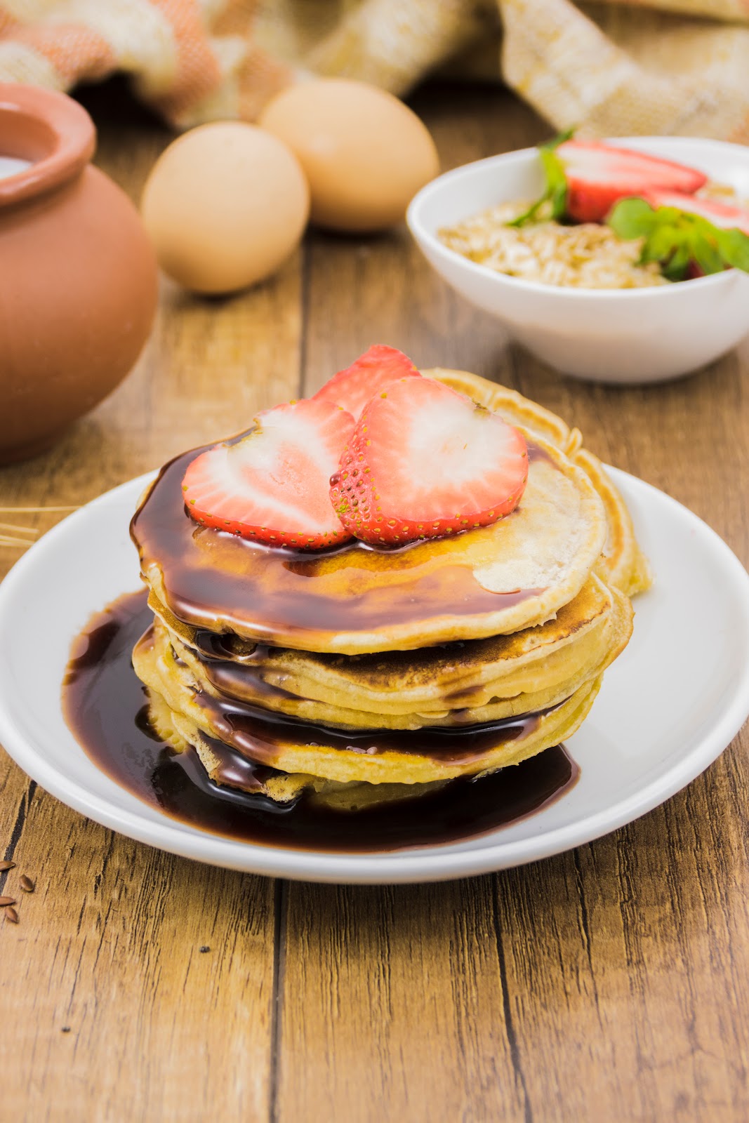 달걀과 팬케이크 중, 아침 메뉴로 어떤 것이 더 좋을까?( Eggs or pancakes, which one is better for breakfast?)